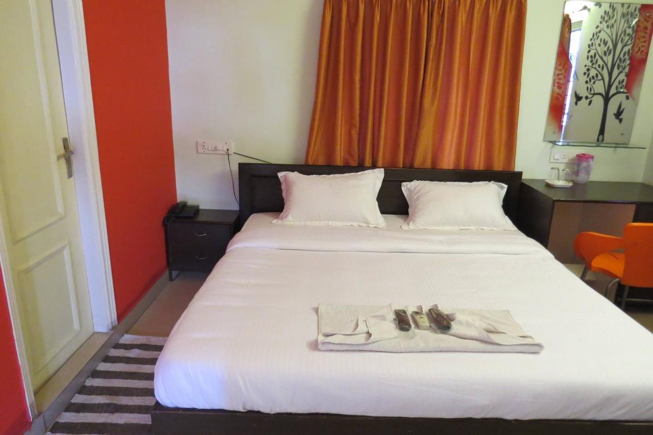 Hotel Garden Green Bangalore Bagian luar foto